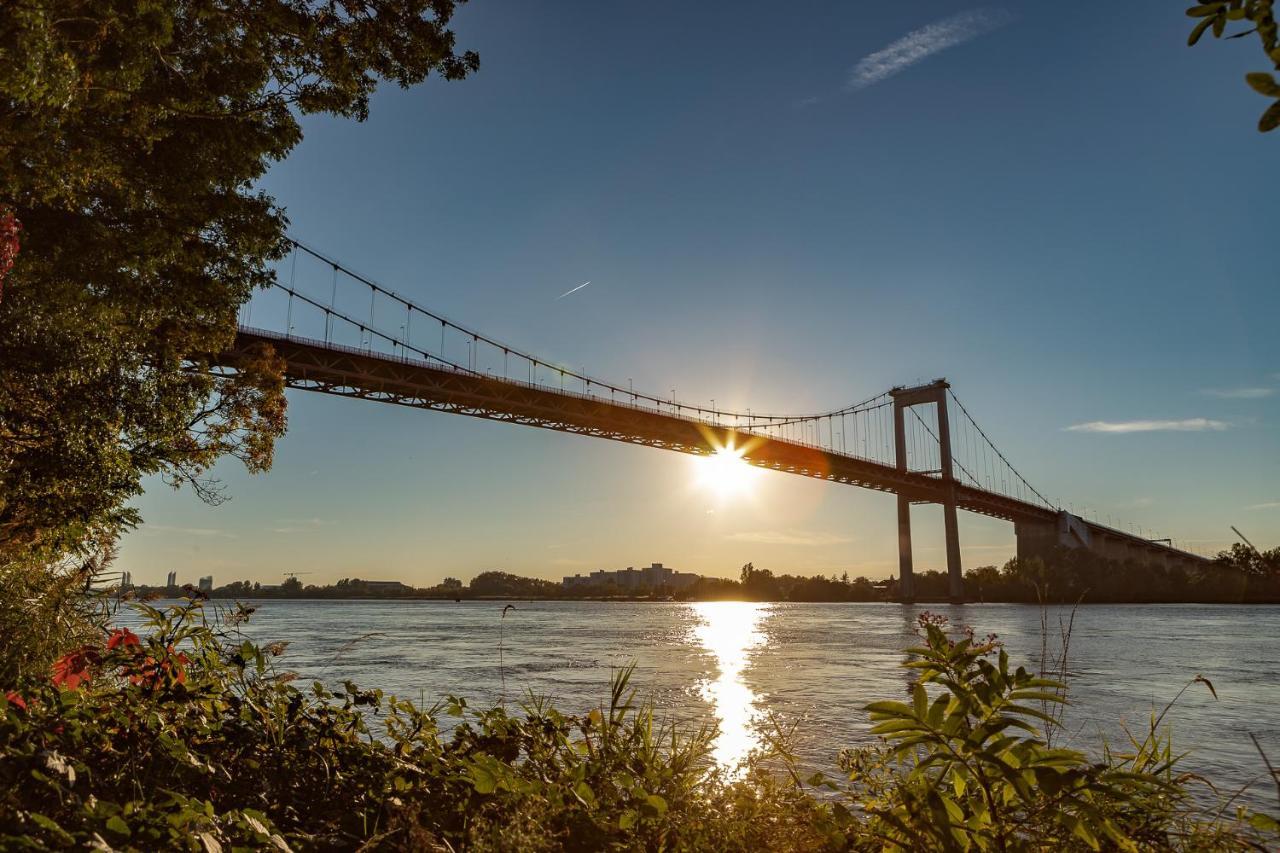 Aux Portes De Bordeaux Le Golden Gate Mindurguest Lormont Kültér fotó